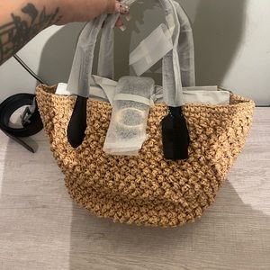 Authentic NEVER used Coach paperstraw bag